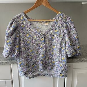 Levi’s puff sleeve crop top floral size large